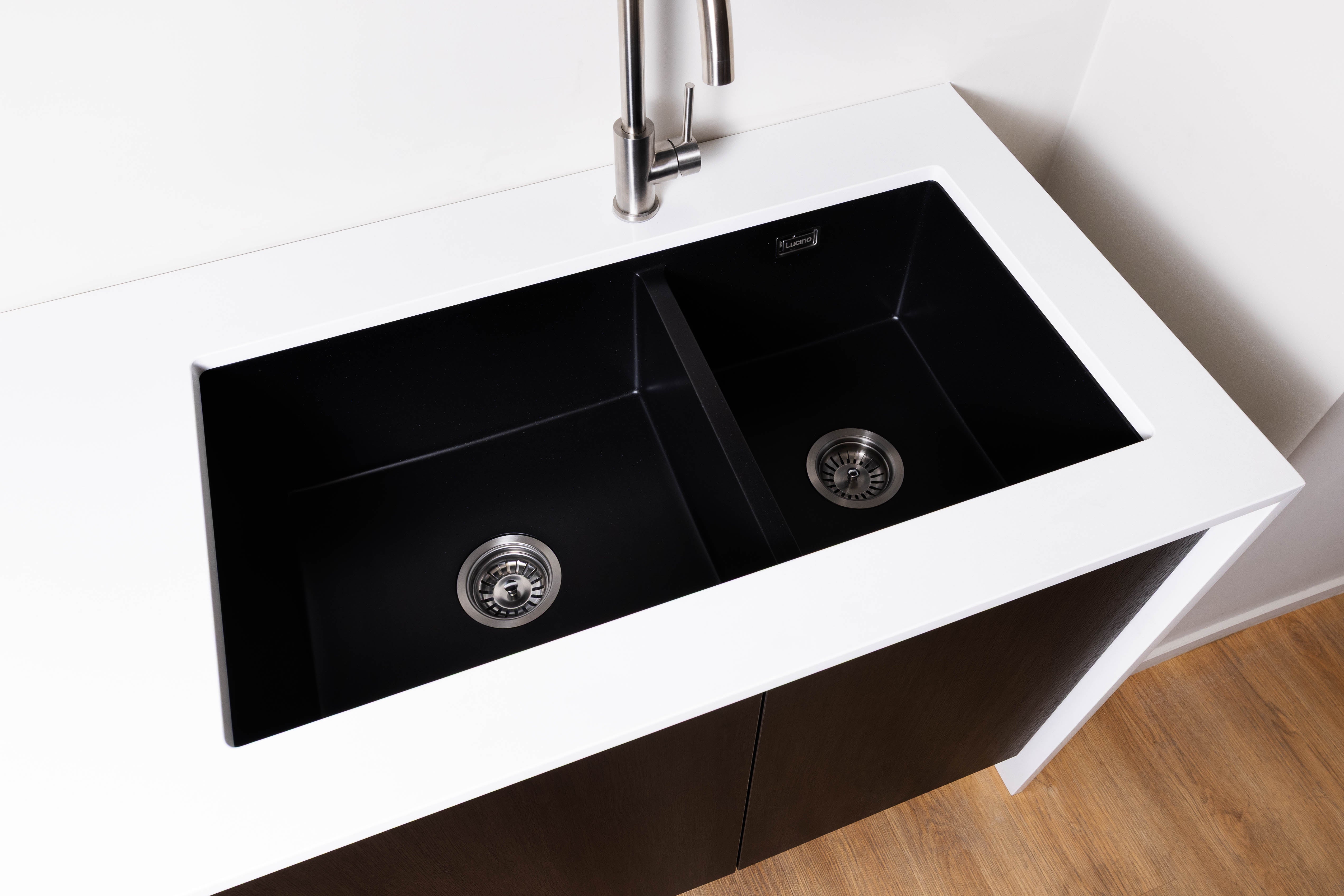 Tarawera 450/330 (Black Granite)